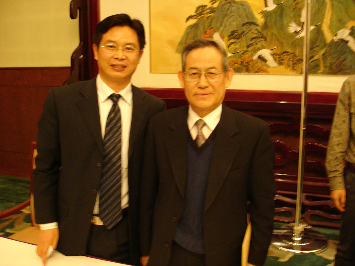 世界中醫(yī)藥學(xué)會(huì)聯(lián)合會(huì)副會(huì)長(zhǎng)兼秘書(shū)長(zhǎng)李振基訪問(wèn)潔爾爽 